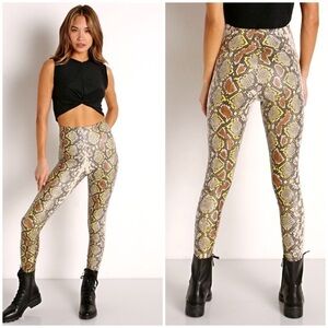 NWT Commando Faux Animal Legging with Control Neon Snake